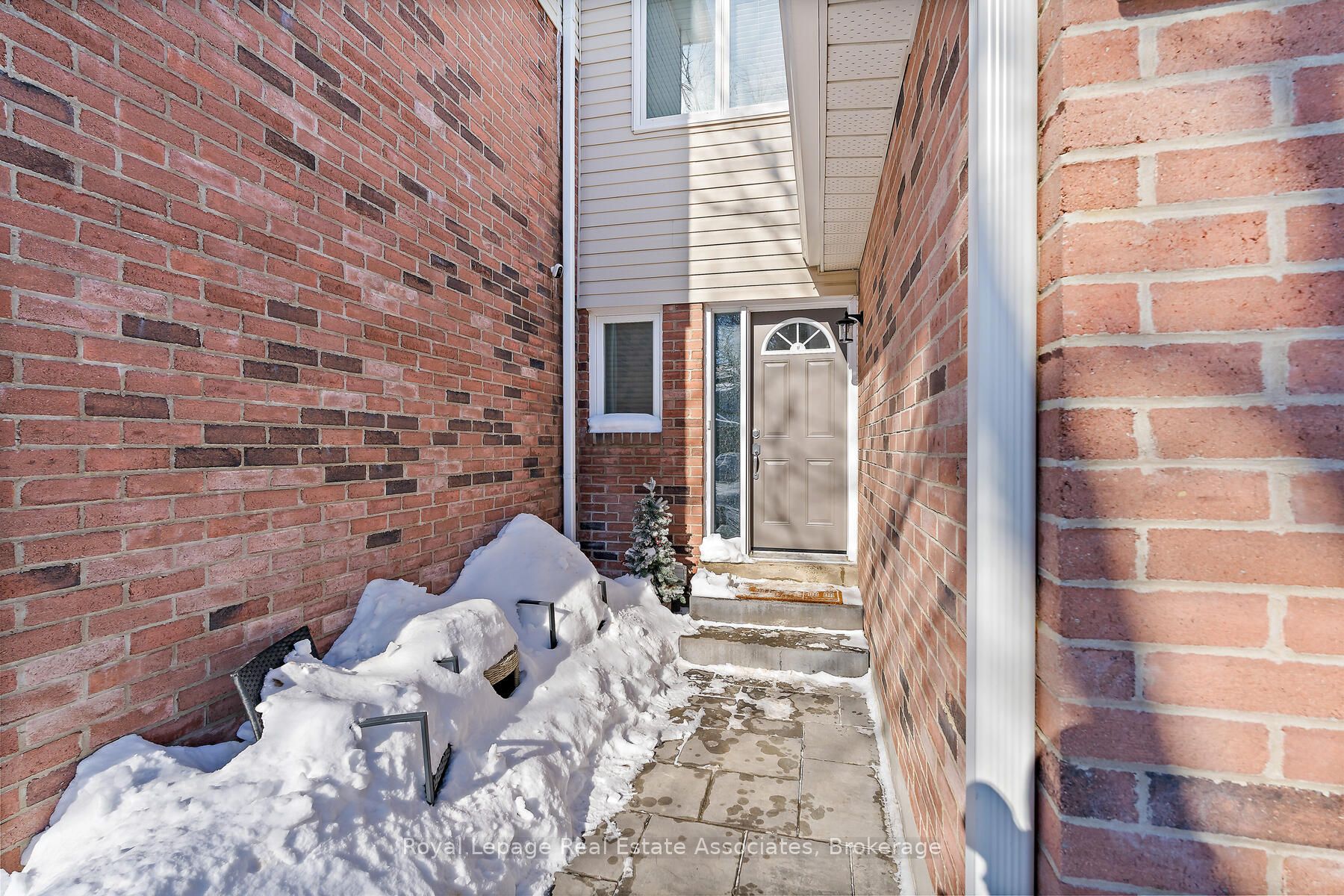 19 Stewart Maclaren Road