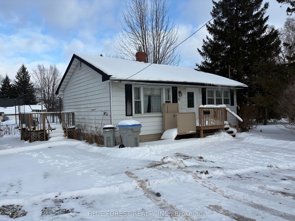 Photo of 21 Mill Lane, Strathroy-Caradoc, ON N7G 2B2 (MLS # X12770352)