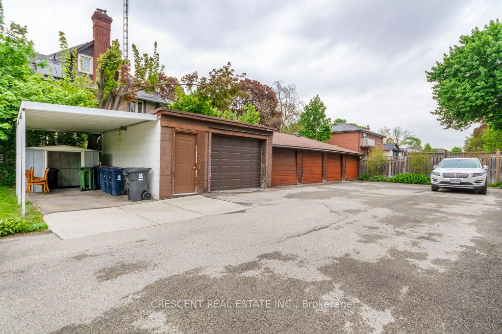 180 Queens Drive 2A