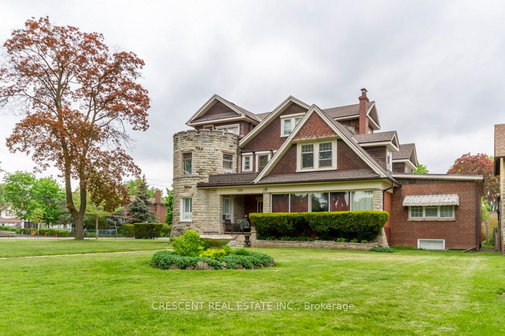 180 Queens Drive 2A