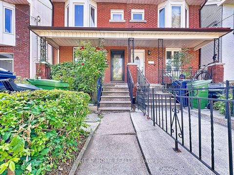 Photo of 132 Bellwoods Avenue, Toronto, ON M6J 2P4 (MLS # C12344667)