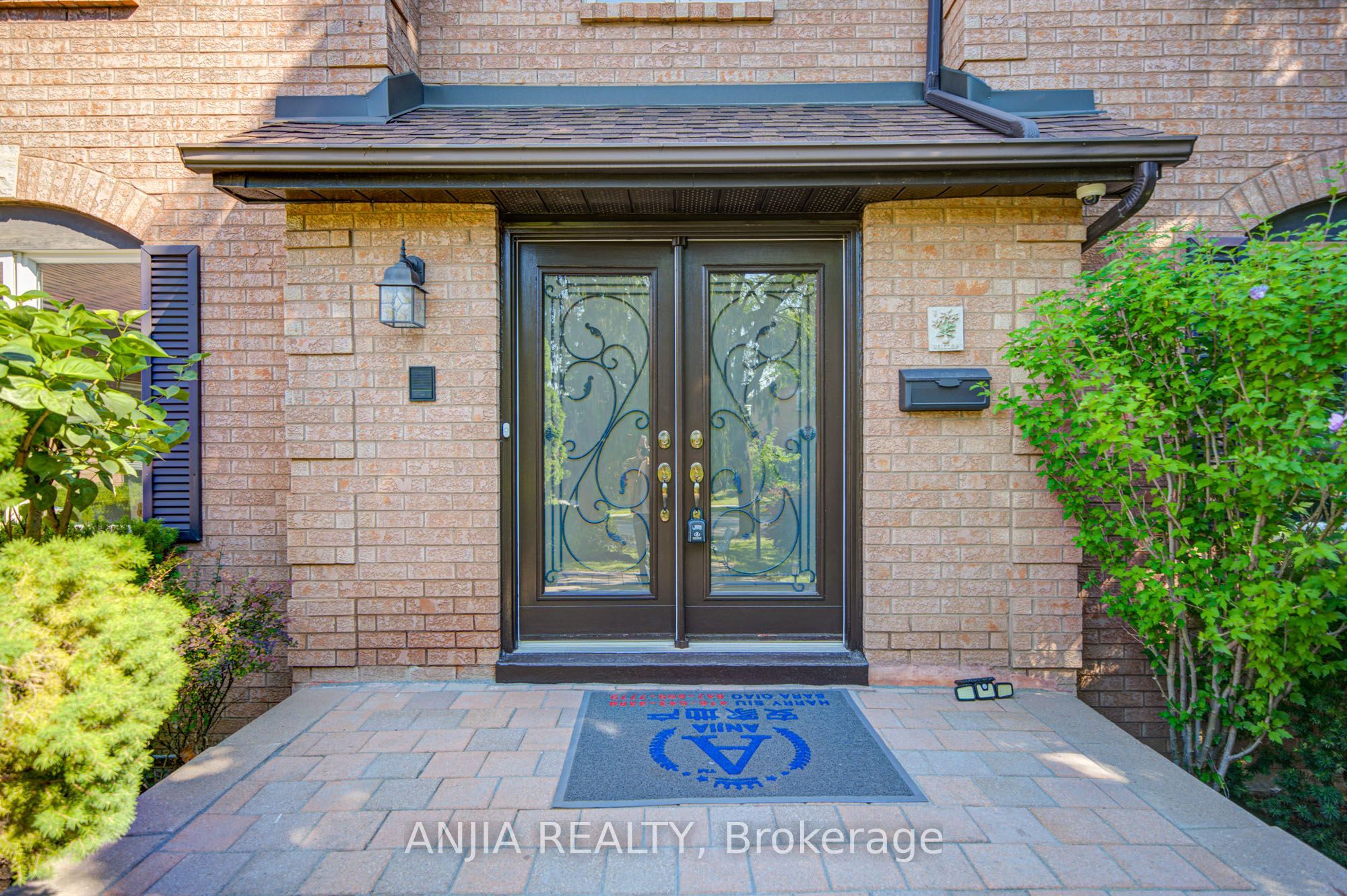 8 Calderbridge Crescent