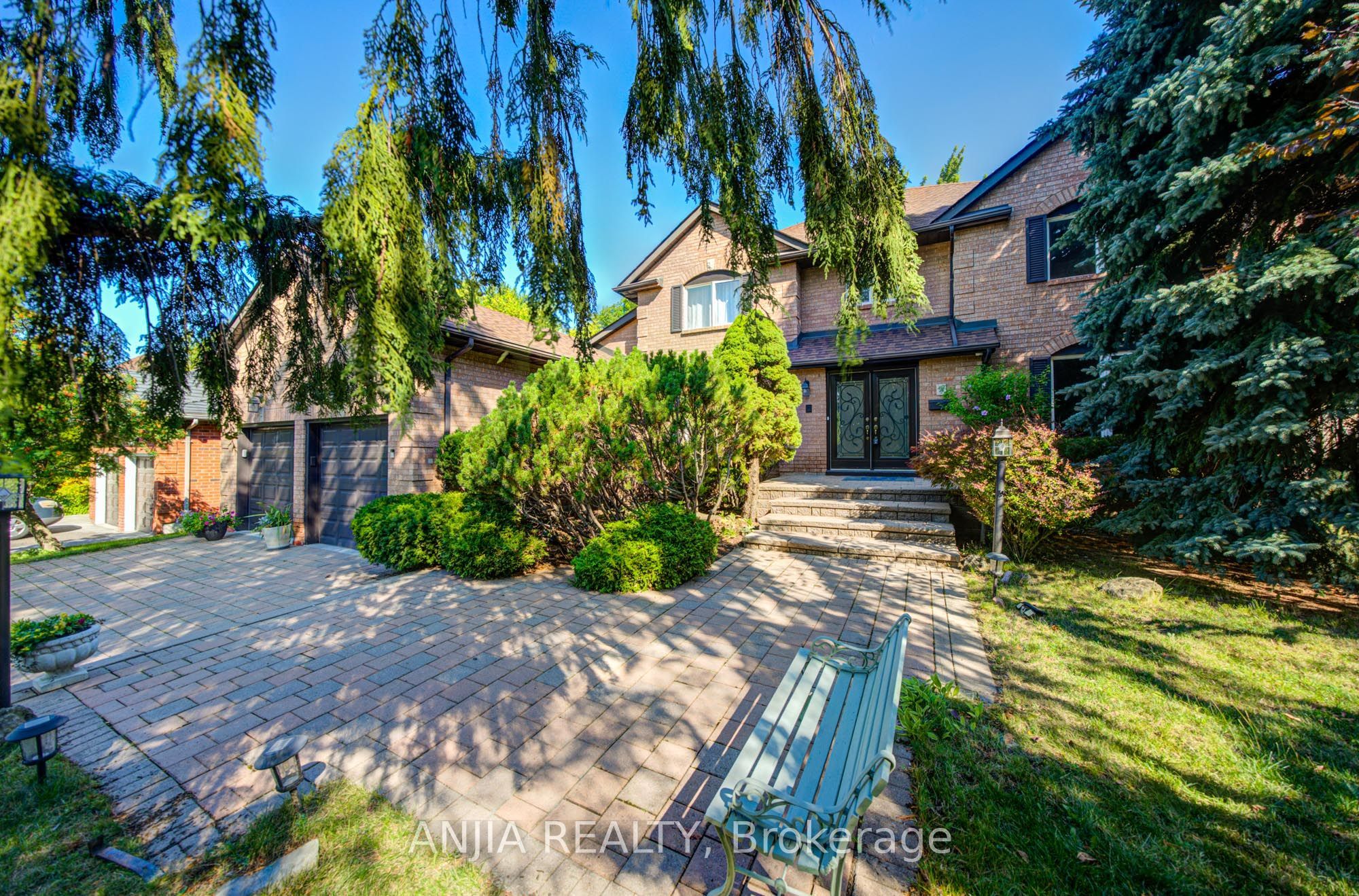 8 Calderbridge Crescent