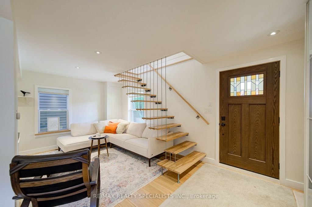 Photo of 9 Grandview Drive, St. Catharines, ON L2M 1A7 (MLS # X12456860)
