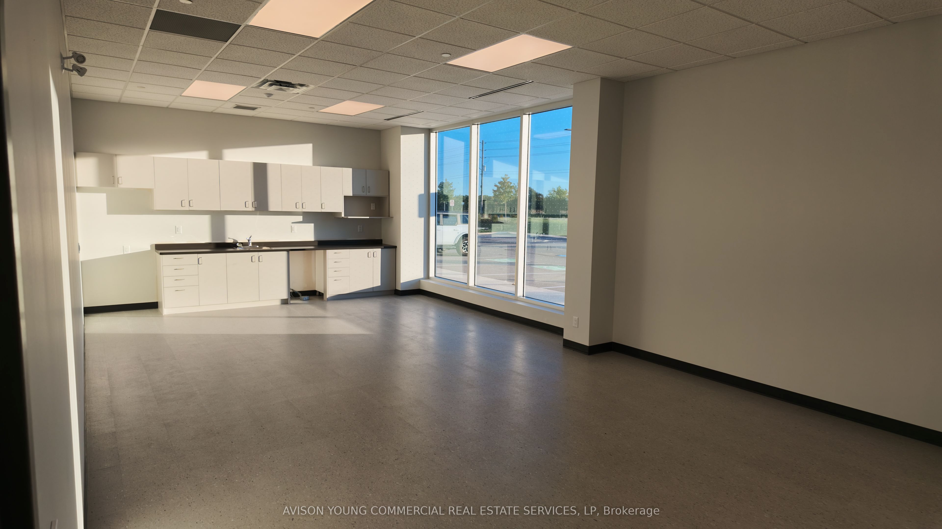 1080 Southgate Drive Full Bldg