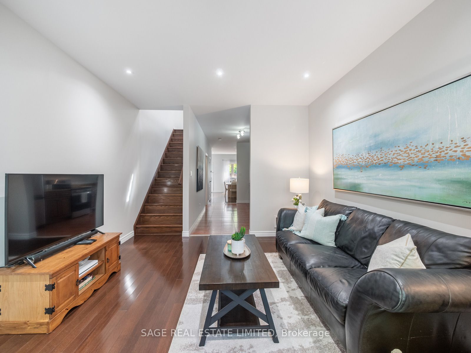 251A Chisholm Avenue