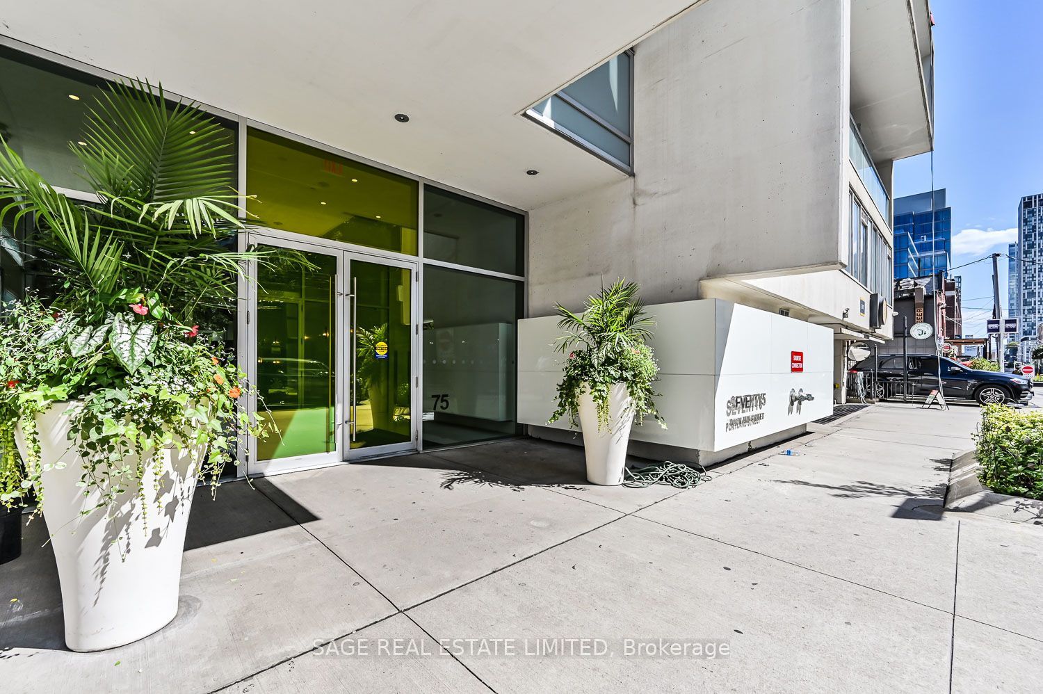 75 Portland Street 215