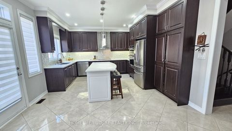 77 Martin Byrne Drive Brampton ON L6P 4C7