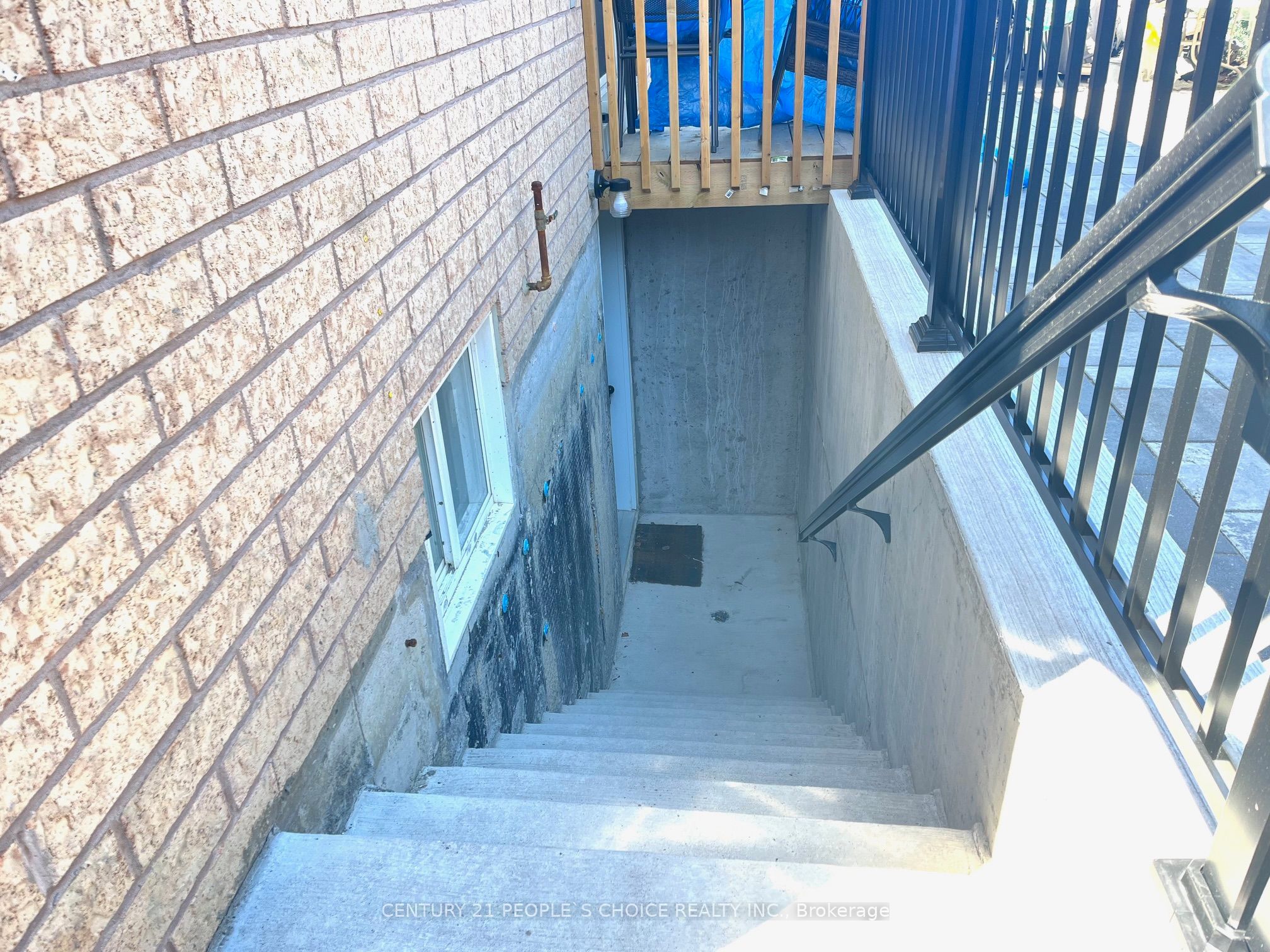 292 St Urbain Drive Bsmt