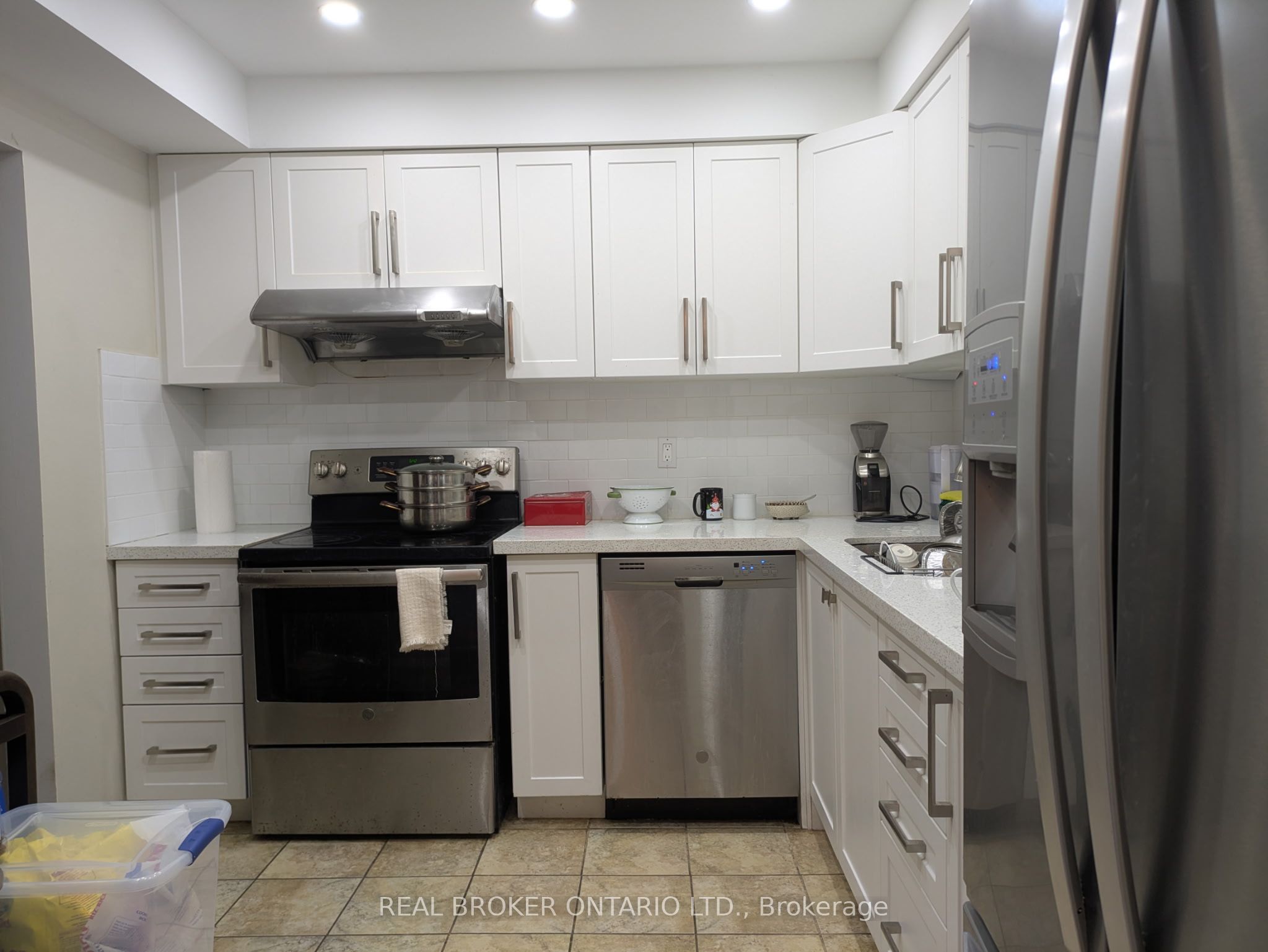 1951 Rathburn Road E 218
