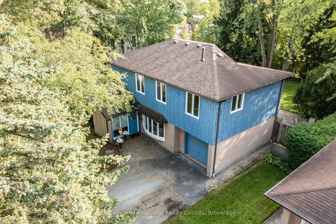 98 Selgrove Crescent Oakville ON L6L 1L3