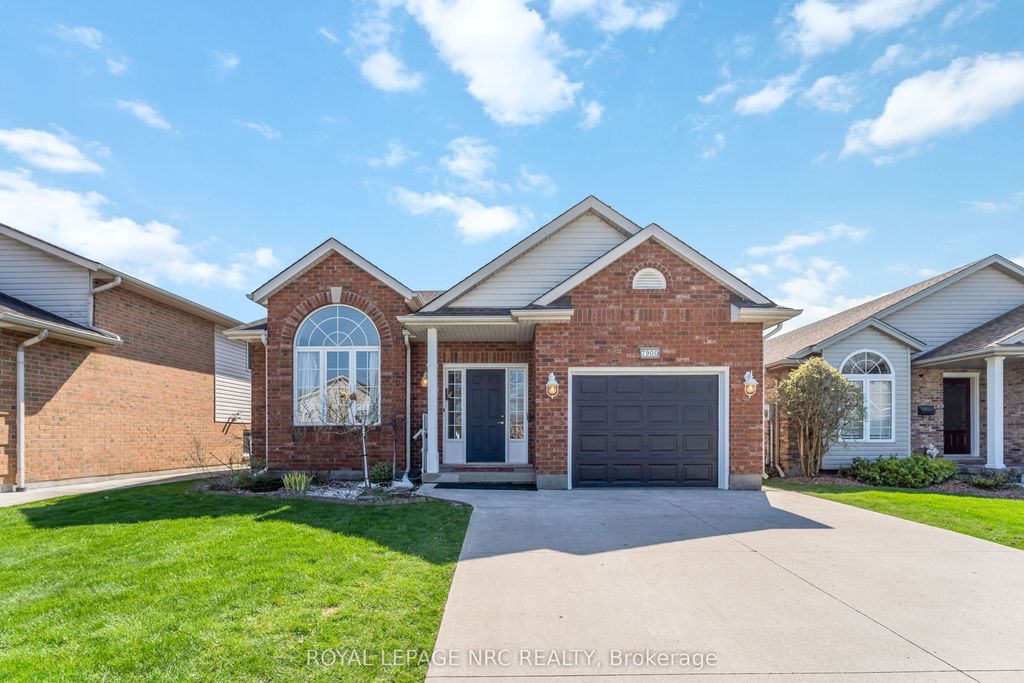 Photo of 7900 Ascot Circle, Niagara Falls, ON L2H 3E4 (MLS # X13045254)