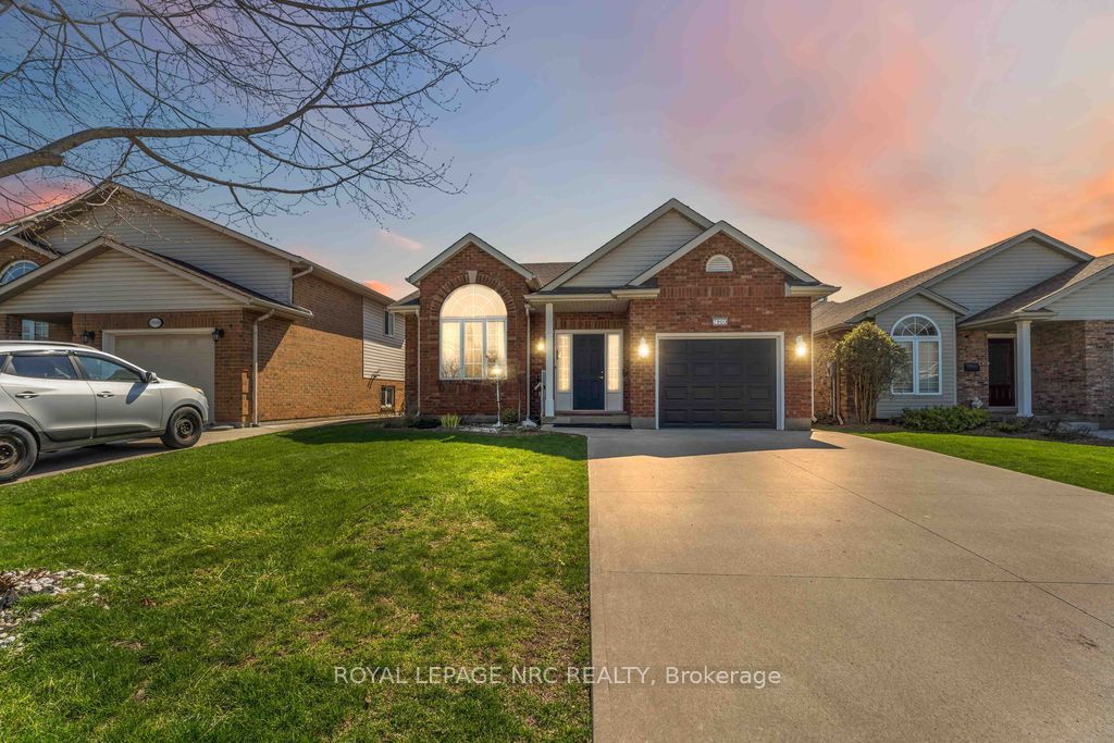 Photo of 7900 Ascot Circle, Niagara Falls, ON L2H 3E4 (MLS # X13045254)