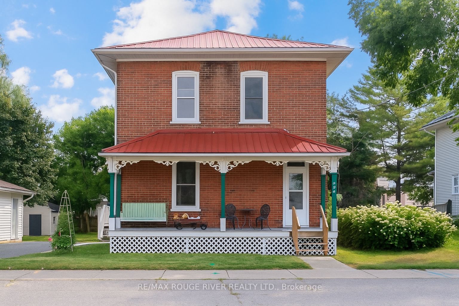21 Centre Avenue