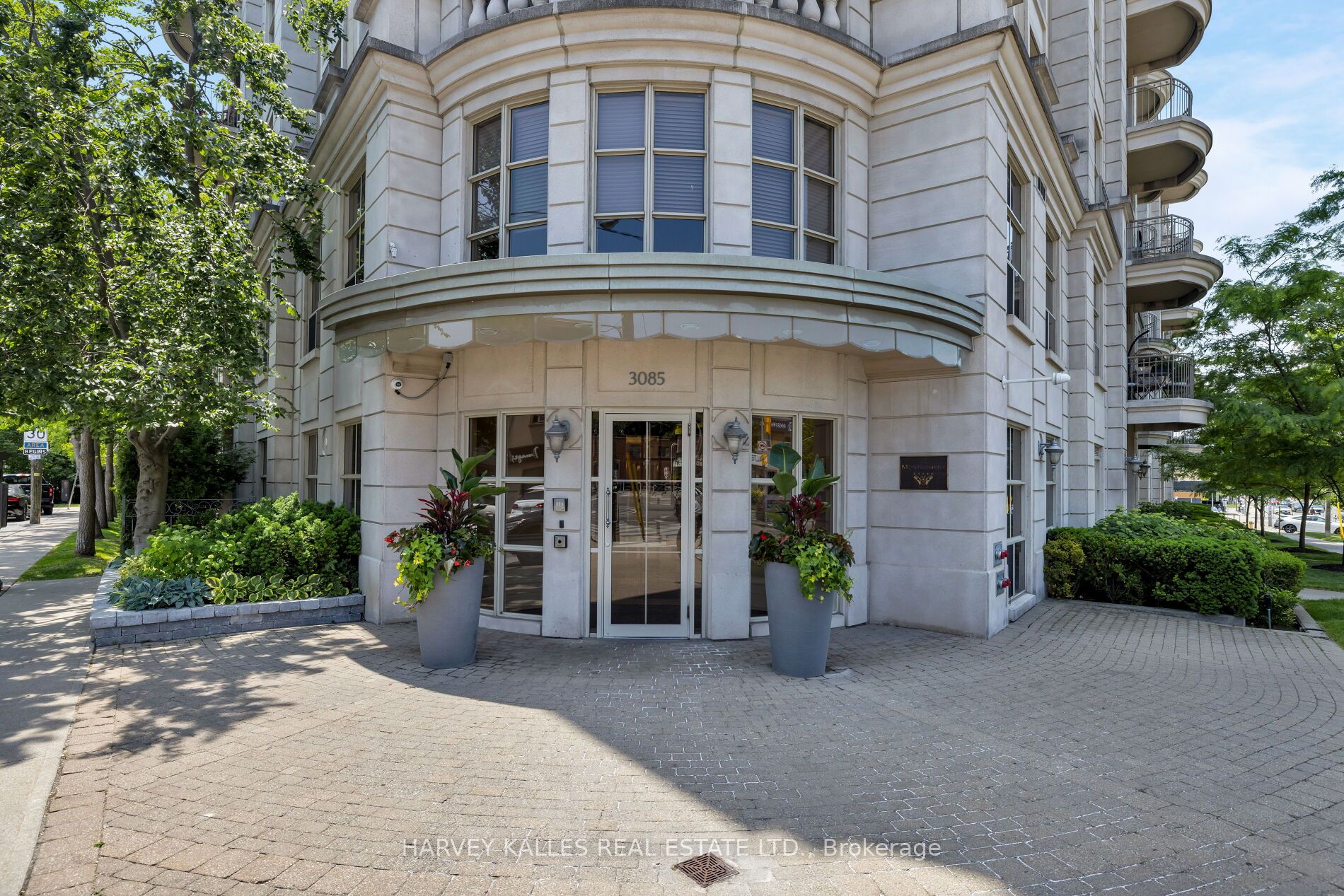 3085 Bloor Street W 212
