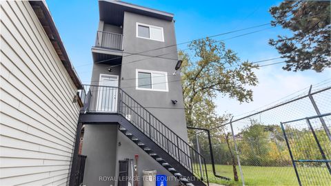 646 Lansdowne Avenue 4 Toronto ON M6H 3Y7