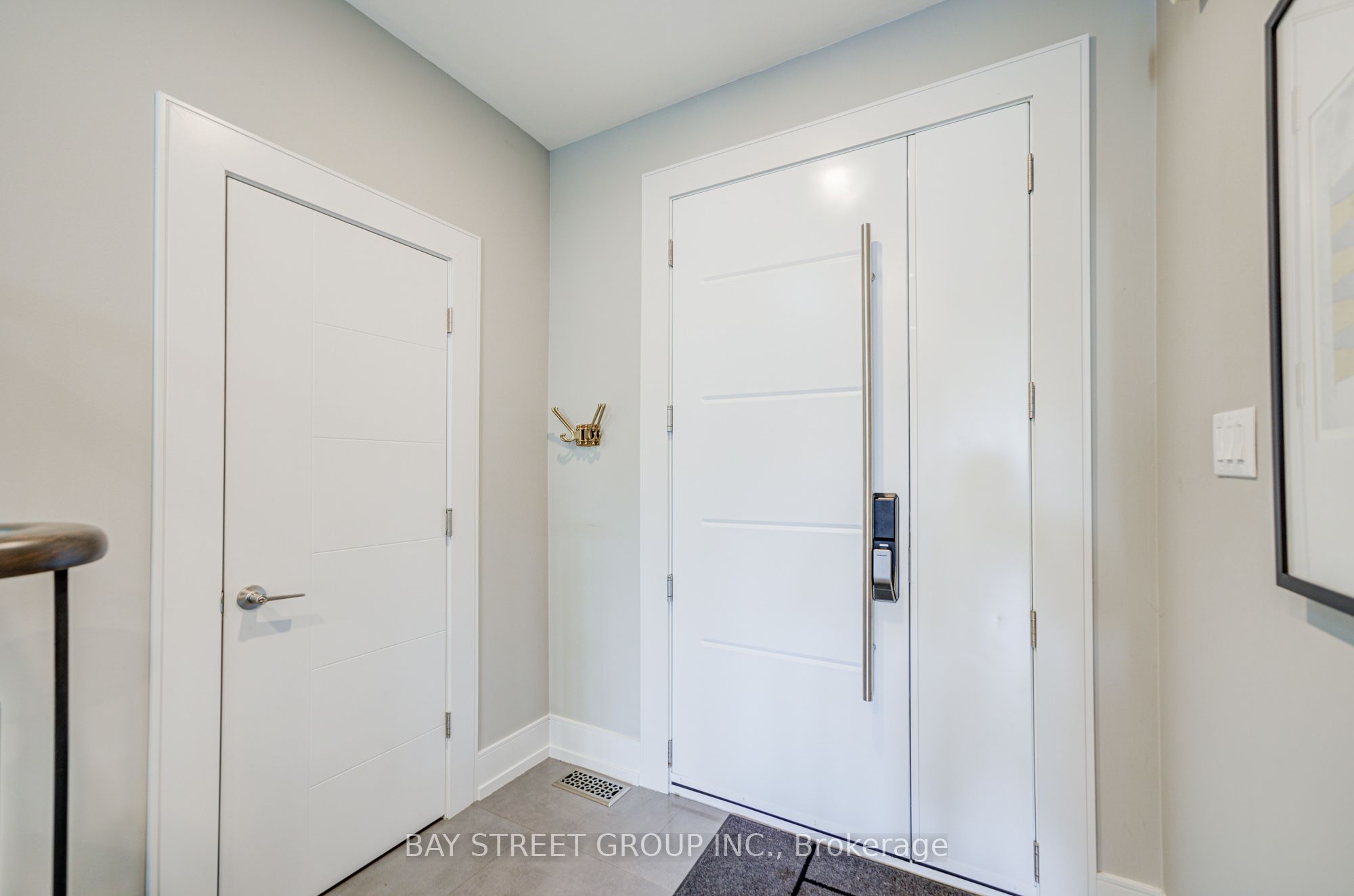 79 Loire Valley Avenue S