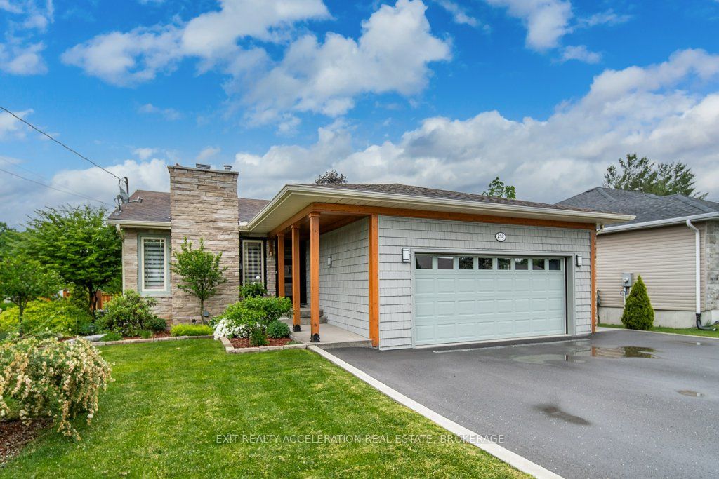 Photo of 252 Bridge Street W, Greater Napanee, ON K7R 3S8 (MLS # X12634312)