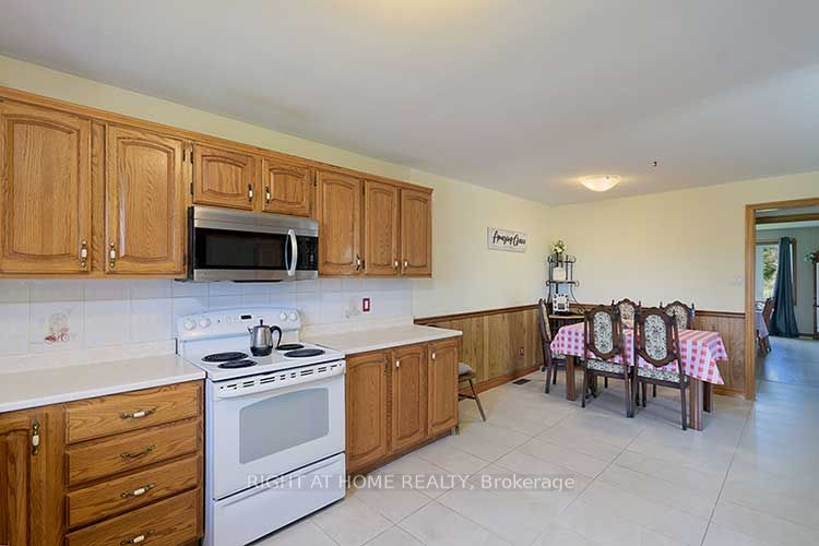 5125 Concession 4 Road E