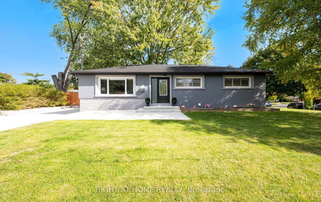 Photo of 1395 Niels Avenue, Burlington, ON L7P 2E6 (MLS # W12457903)