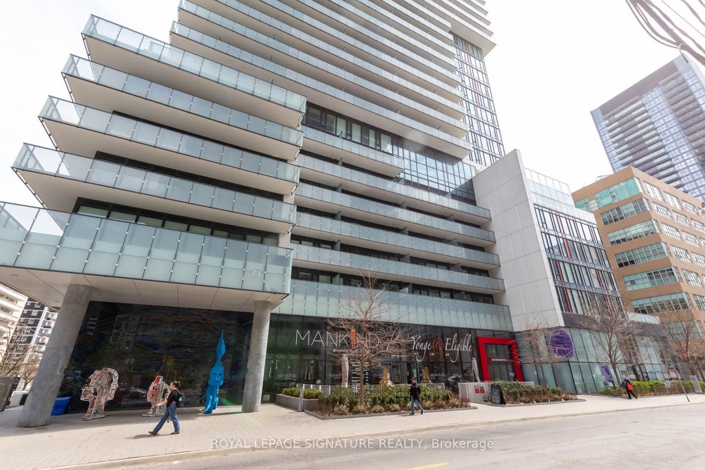 Photo of 185 Roehampton Avenue #2805, Toronto, ON M4P 0C6 (MLS # C14031050)