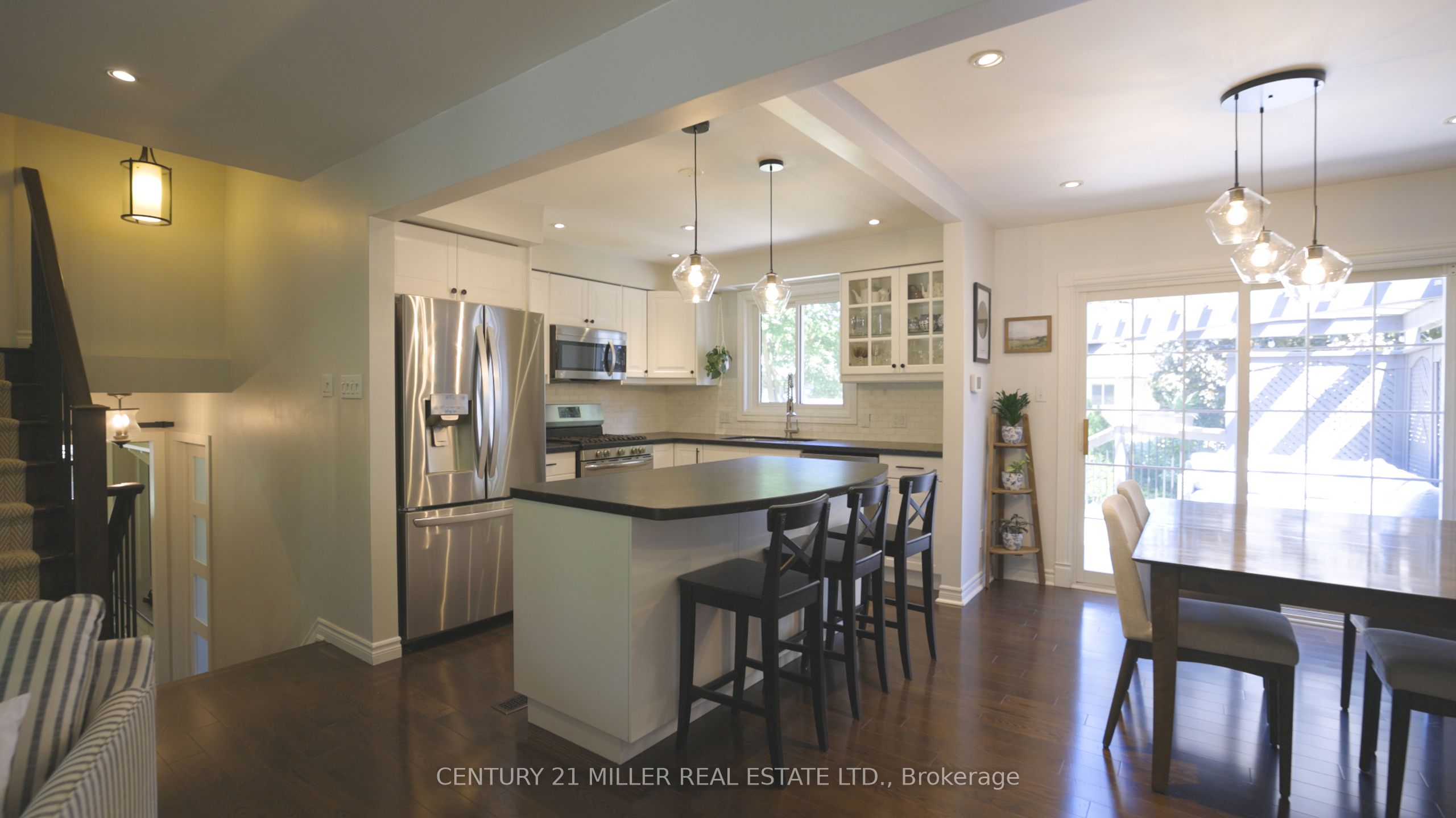 1259 Richards Crescent