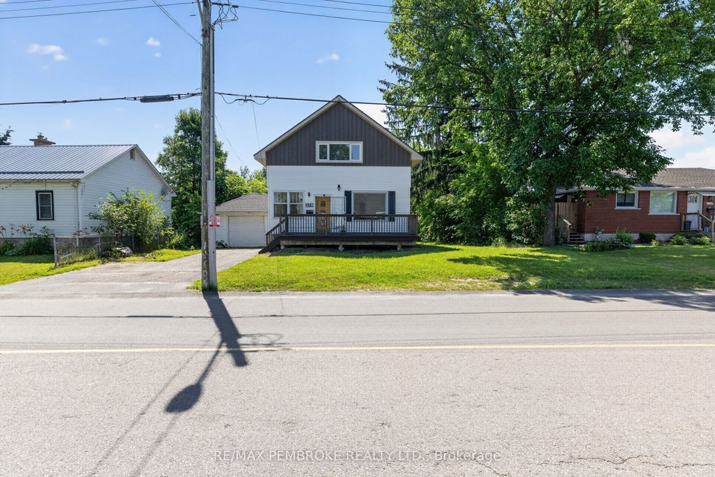 Photo of 370 Carmody Street, Pembroke, ON K8A 4G2 (MLS # X13550056)