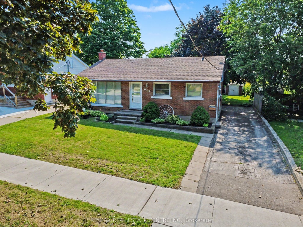 Photo of 209 Franklin Street S, Kitchener, ON N2C 1R8 (MLS # X13709140)