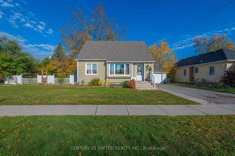 Photo of 498 Howden Street, Peterborough, ON K9J 4B3 (MLS # X12476651)