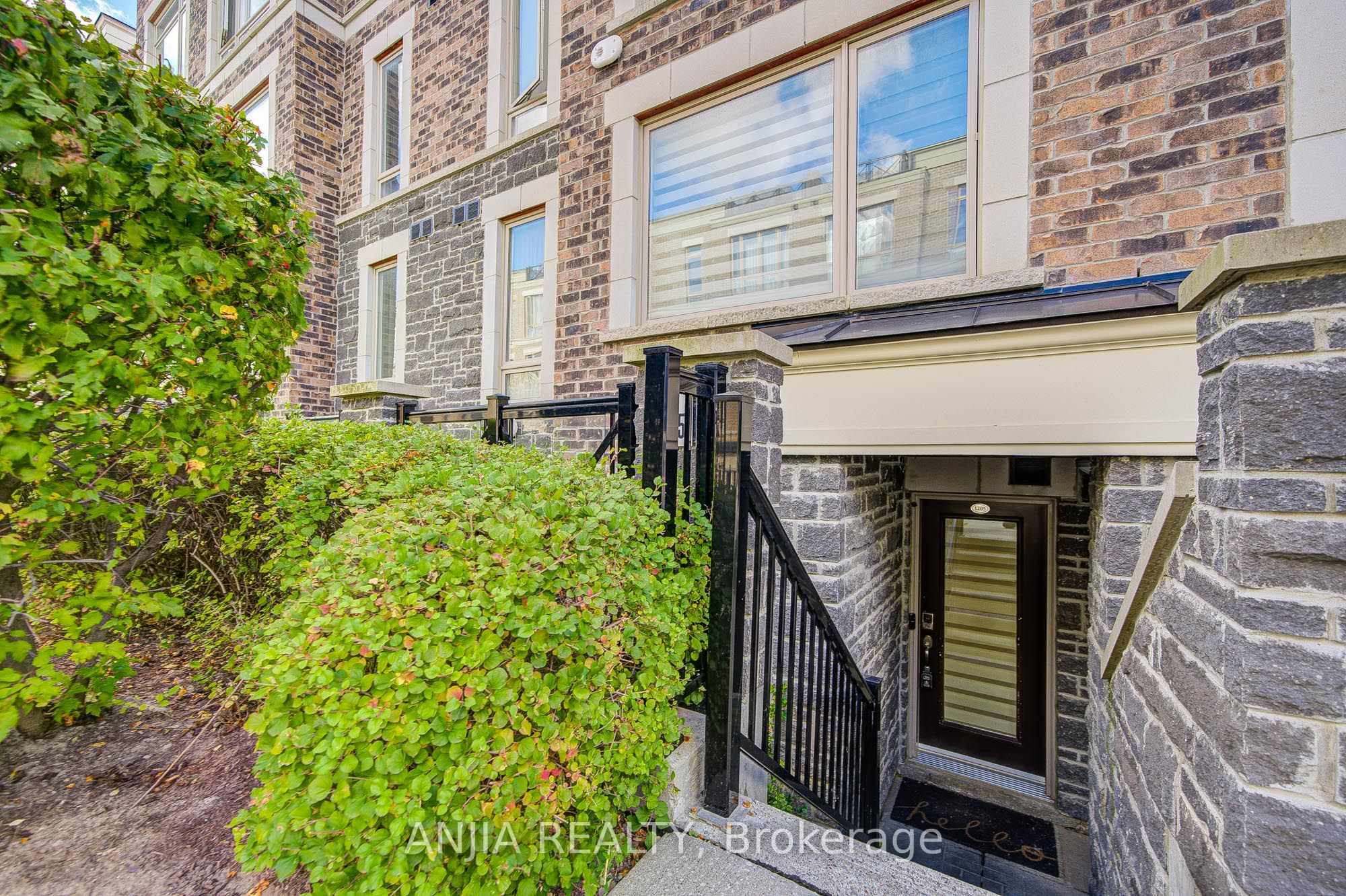 11 Dunsheath Way 1205
