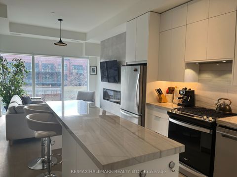 495 Logan Avenue 313 Toronto ON M4K 0A5