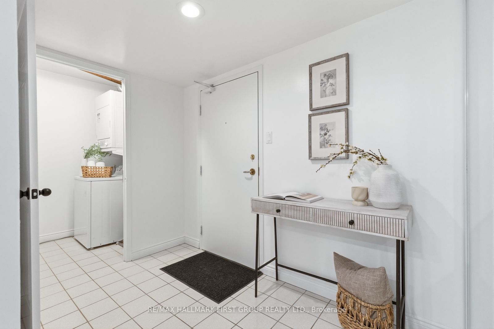 1091 Kingston Road 722