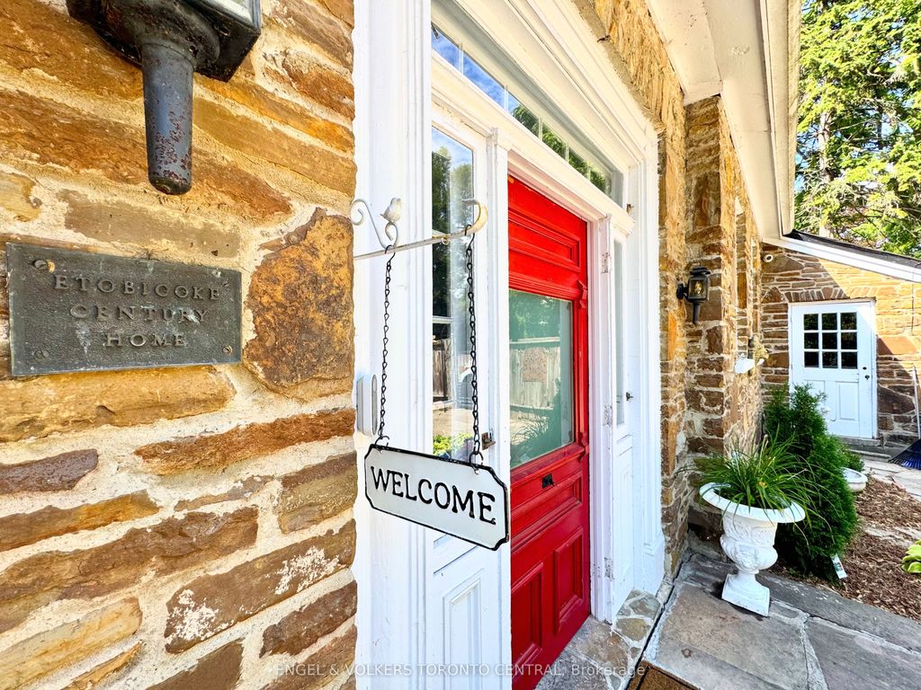 Photo of 85 Yorkleigh Avenue, Toronto, ON M9P 1Y3 (MLS # W12399863)