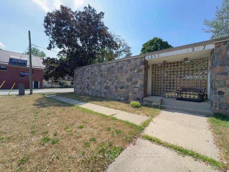 4213/4207 4213/4207 Drummond Road
