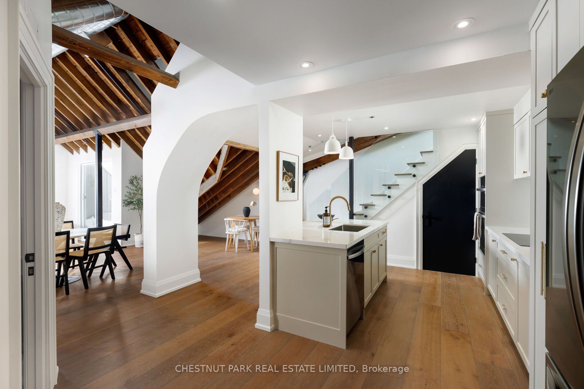 384 Sunnyside Avenue 309