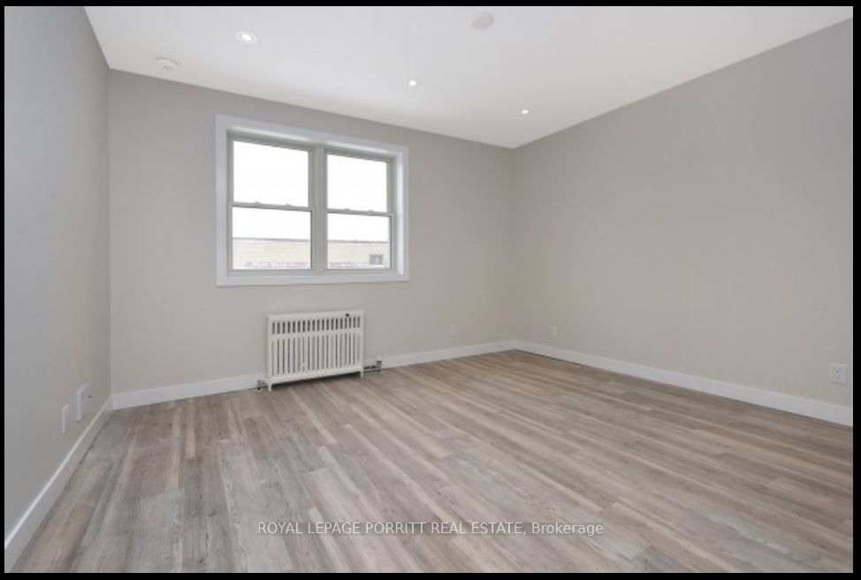 3411 Lake Shore Boulevard W 4