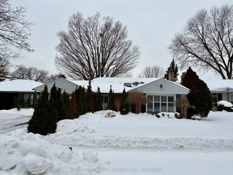 12 Sweetland Road Toronto ON M9P 3K9