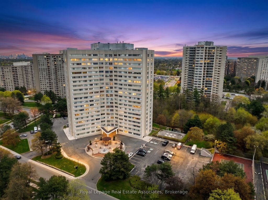 Photo of 3695 Kaneff Crescent #1602, Mississauga, ON L5A 4B6 (MLS # W13107274)