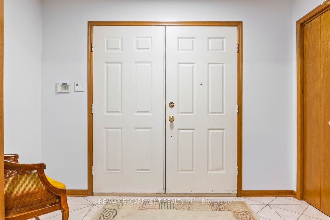 1232 Saginaw Crescent