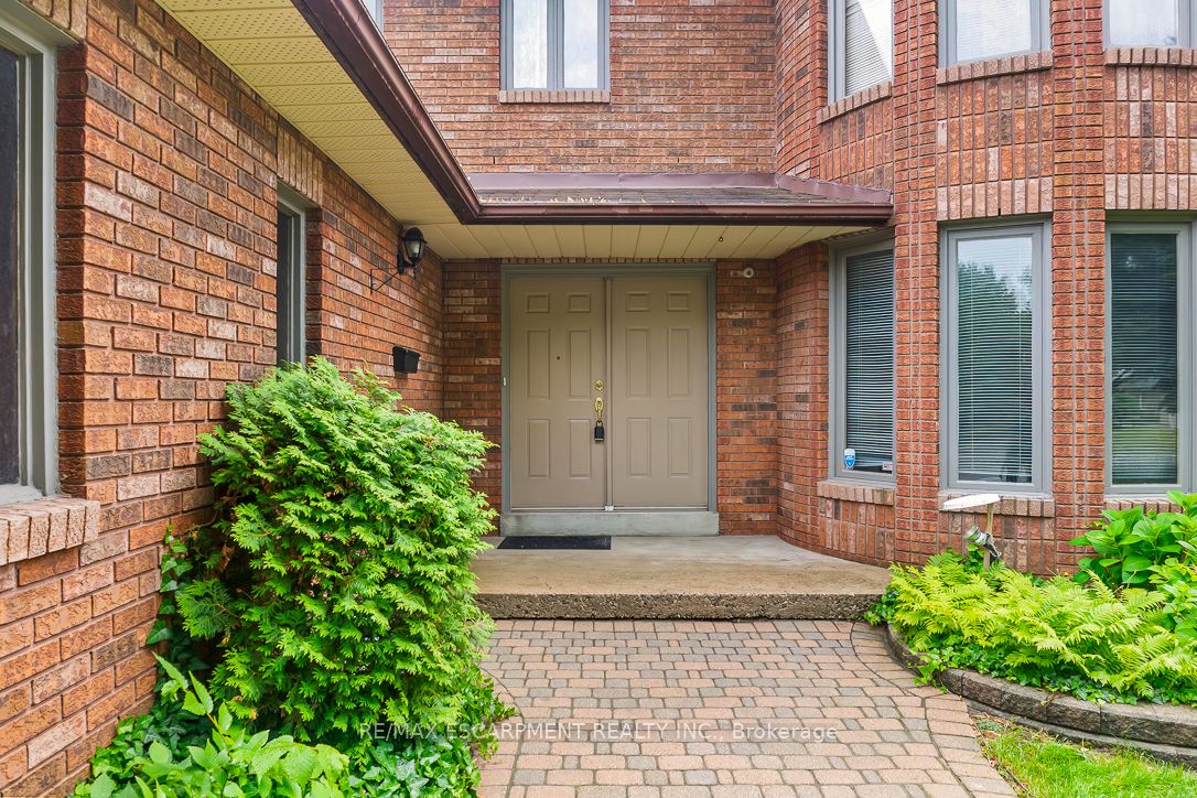 1232 Saginaw Crescent