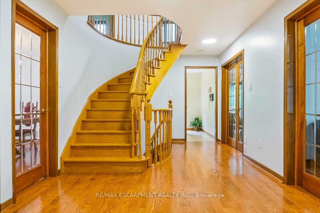 1232 Saginaw Crescent