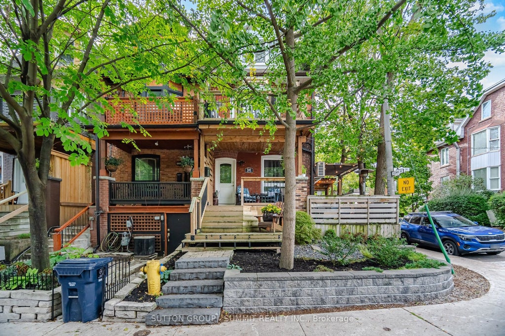 Photo of 500 INDIAN Grove, Toronto, ON M6P 2H9 (MLS # W13773990)