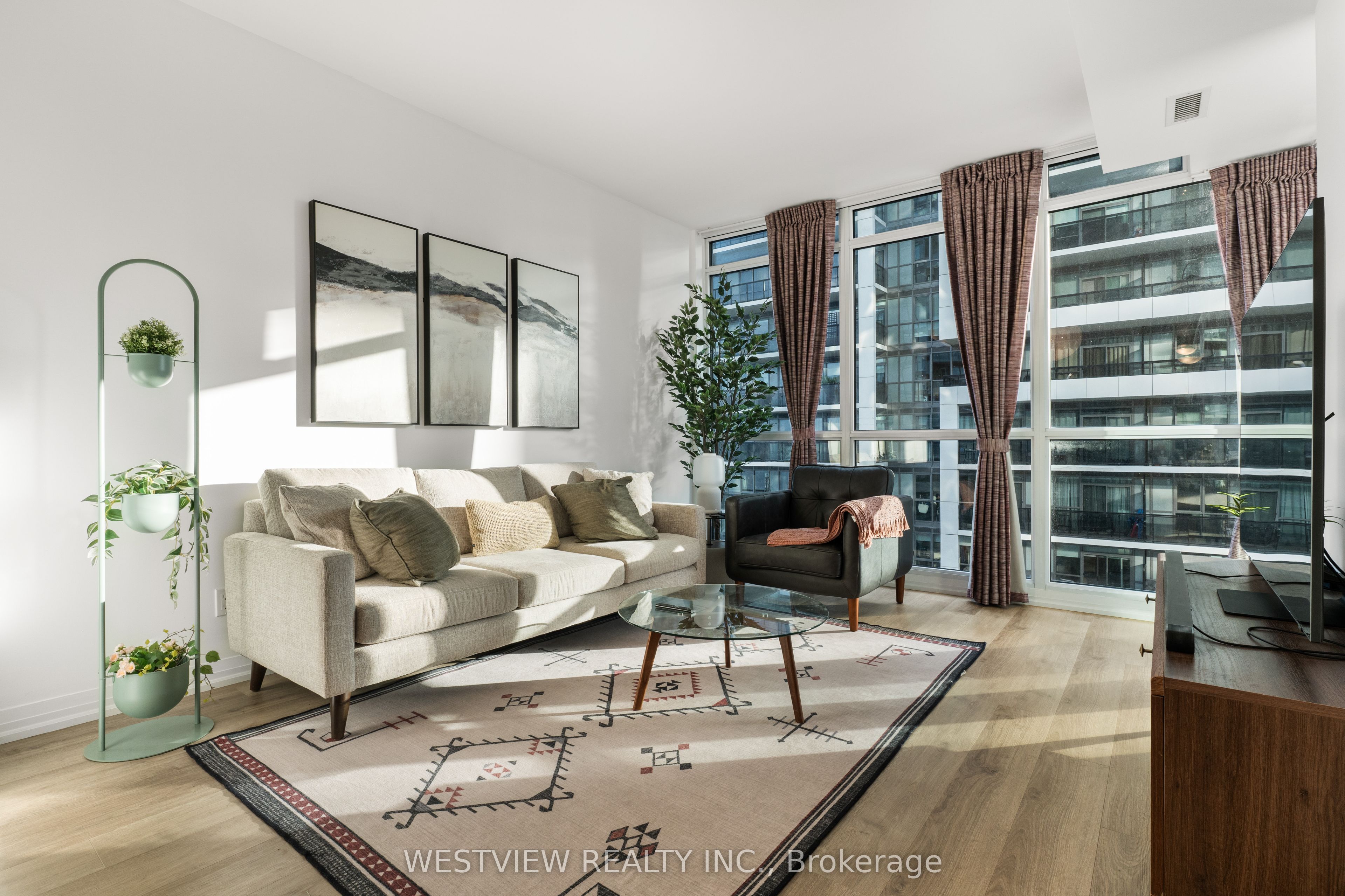 59 Annie Craig Drive 906