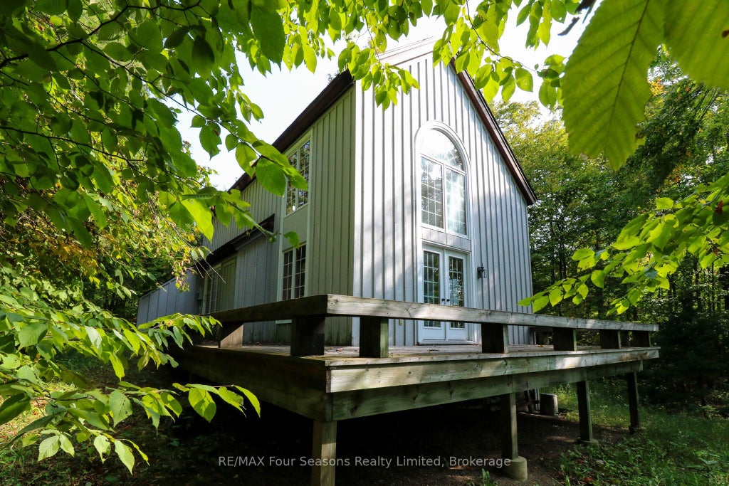Photo of 6 Cerberus Trail, Clearview, ON L0M 1L0 (MLS # S14091044)