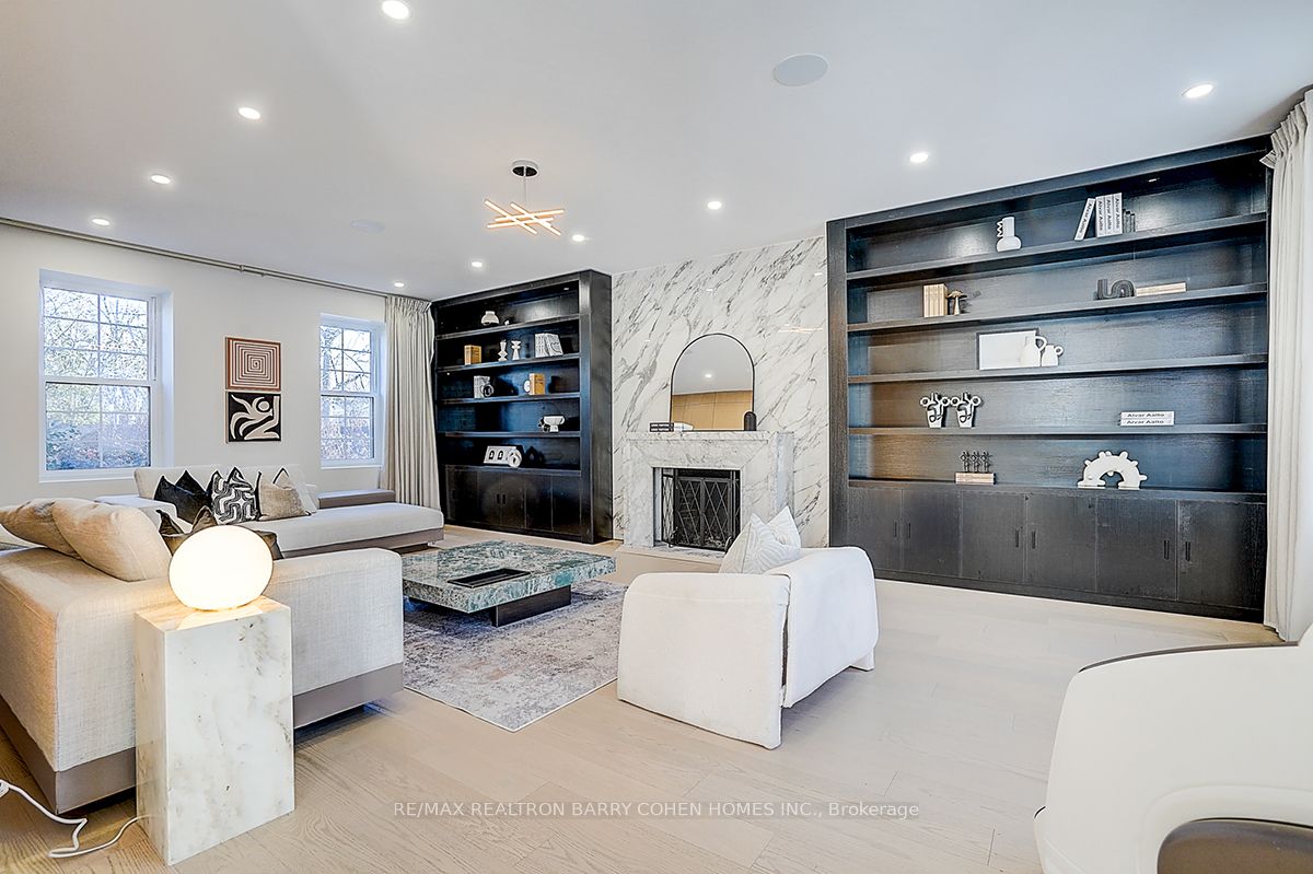 324 Old Yonge Street