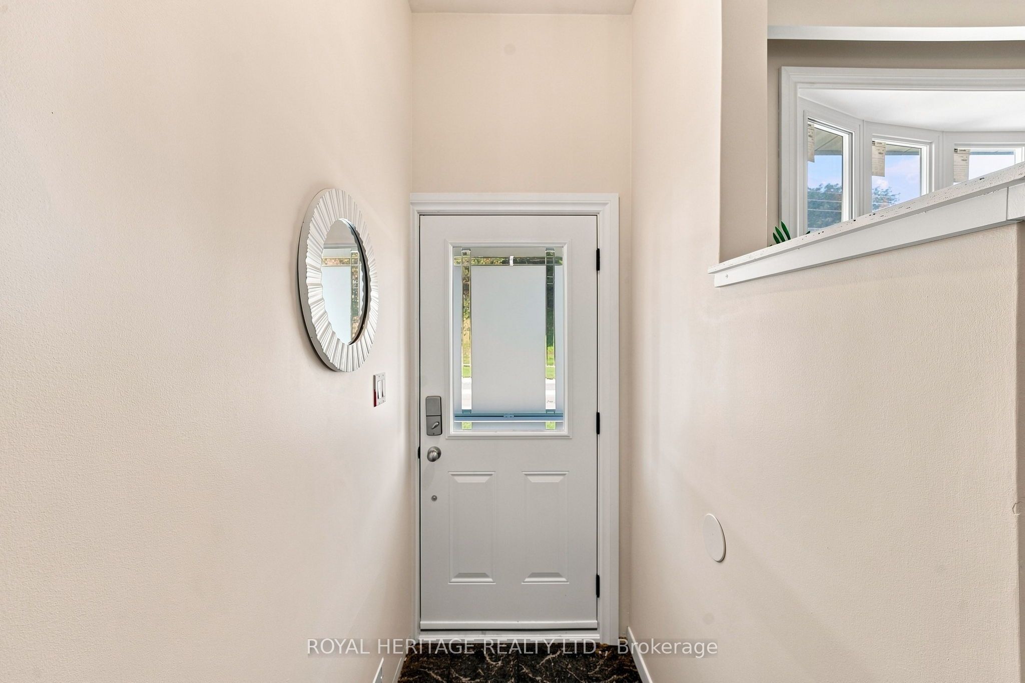 471 Rossland Road E