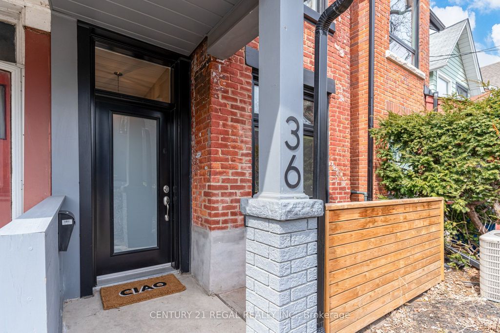 Photo of 36 Golden Avenue, Toronto, ON M6R 2J4 (MLS # W13019722)