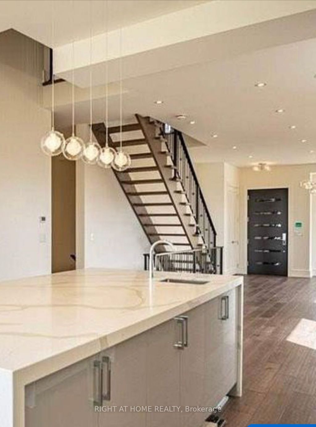 Photo of 33 Cartwright Avenue W, Toronto, ON M6A 1T8 (MLS # W12531274)