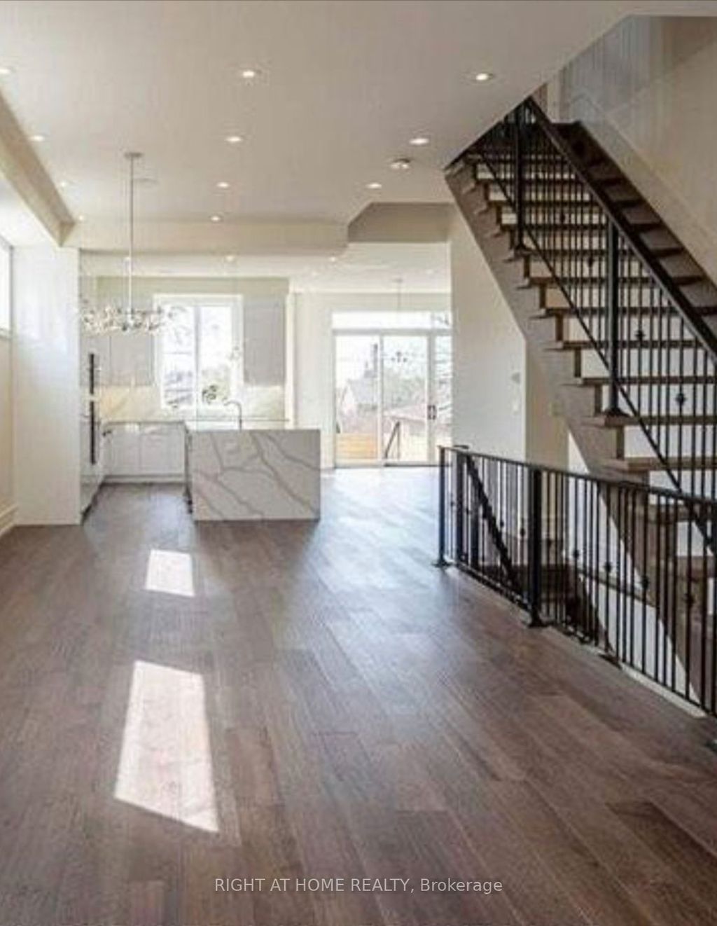 Photo of 33 Cartwright Avenue W, Toronto, ON M6A 1T8 (MLS # W12531274)