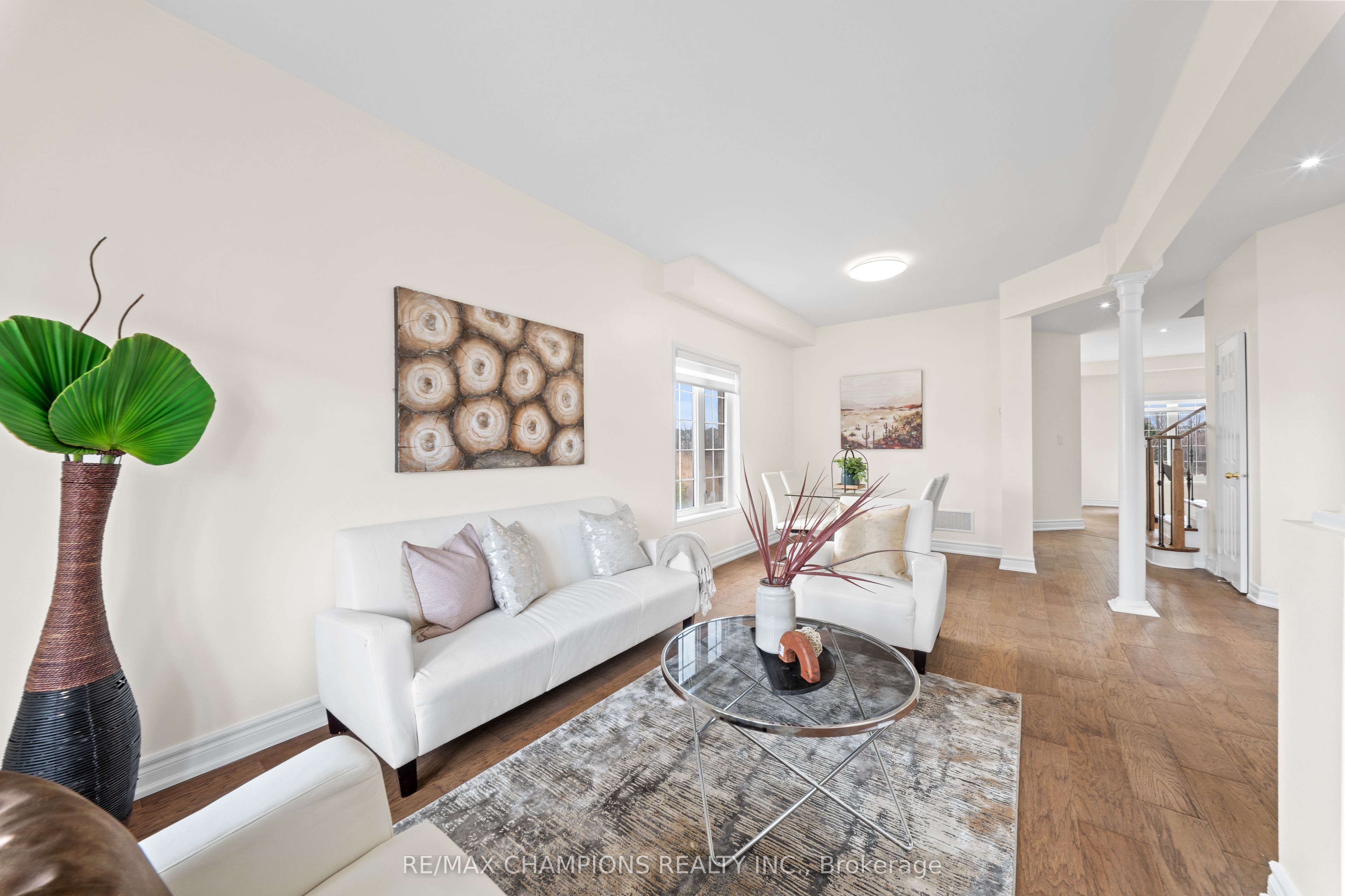 42 Abbotsbury Drive
